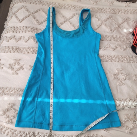LULULEMON Scoop Neck Mesh detail Tank size 6 - Picture 8 of 8